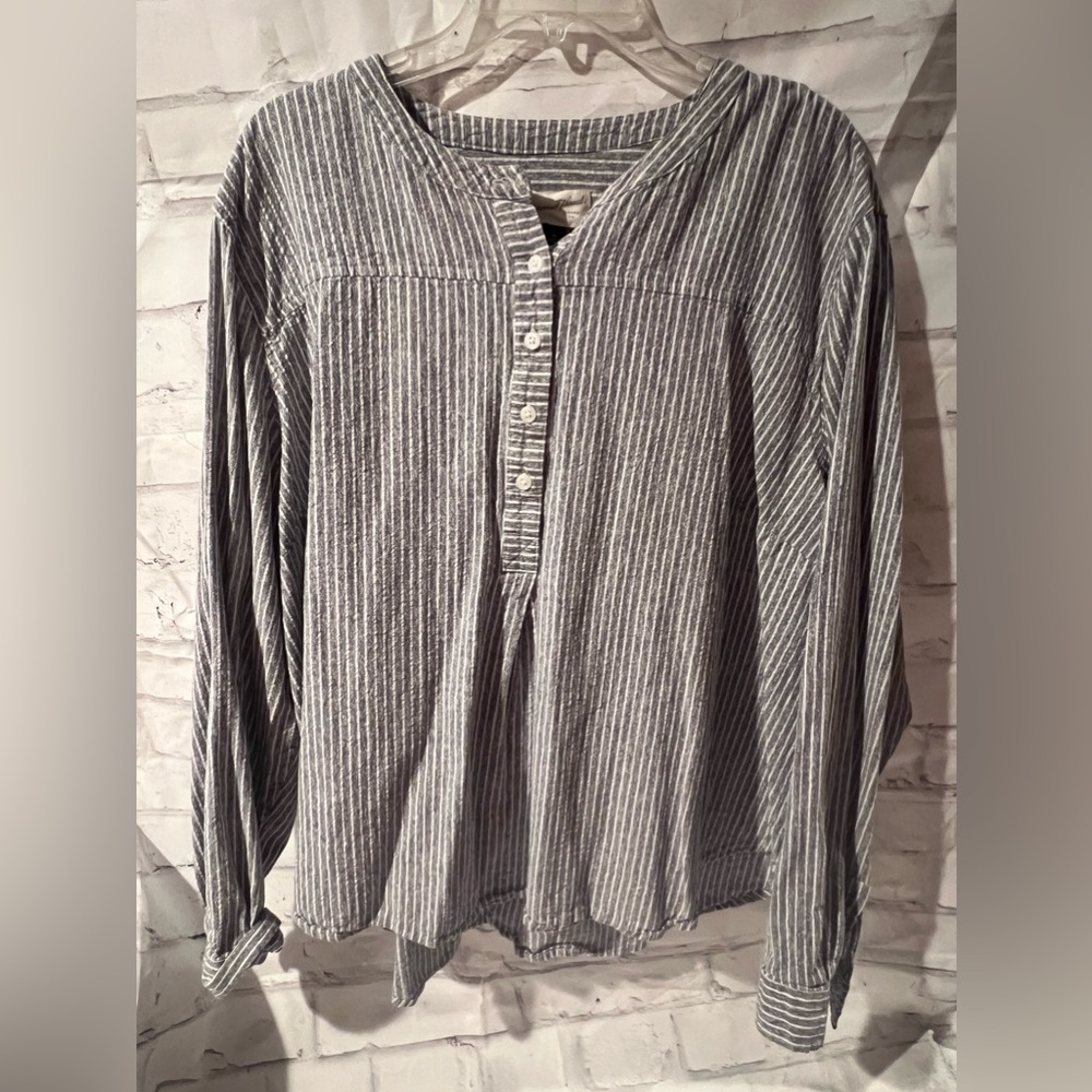 Universal Thread Button Half Button Down Top